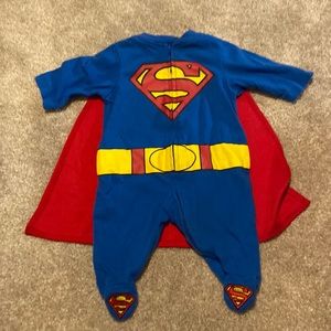Newborn Superman onesie - perfect for Halloween